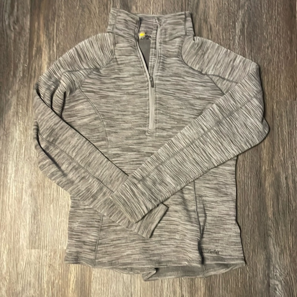 Cabelas women’s pull over w/ 1/4 zip